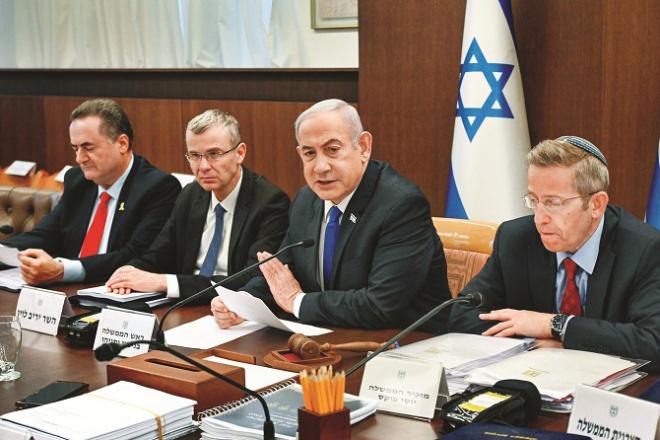 Israeli Prime Minister Netanyahu with his cabinet colleagues. Photo: INN