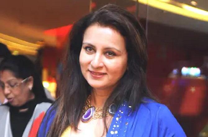 Poonam Dhillon is a famous actress of her time. Photo: INN.