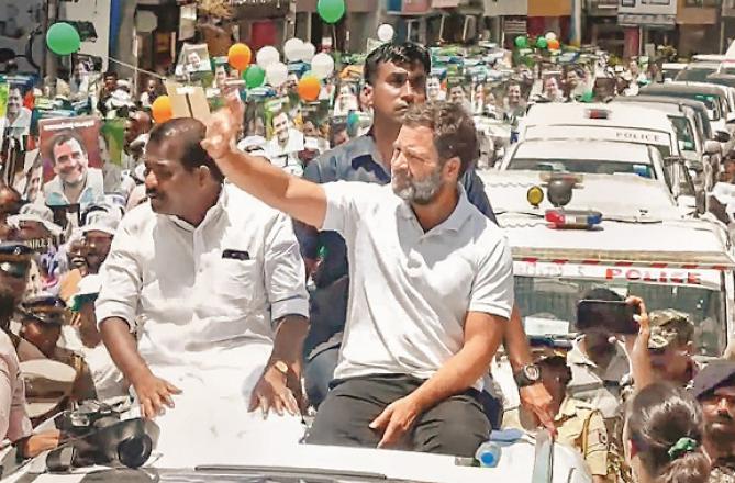 Rahul Gandhi`s helicopter was searched in Tamil Nadu, later the Congress leader reached Kerala and held a road show, where he was given a warm welcome by the public. Photo: INN
