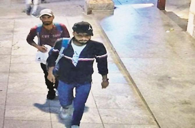 The shooters were caught on CCTV at Bandra station. Photo: INN