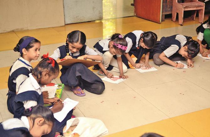 Education continues in municipal schools. Photo: INN