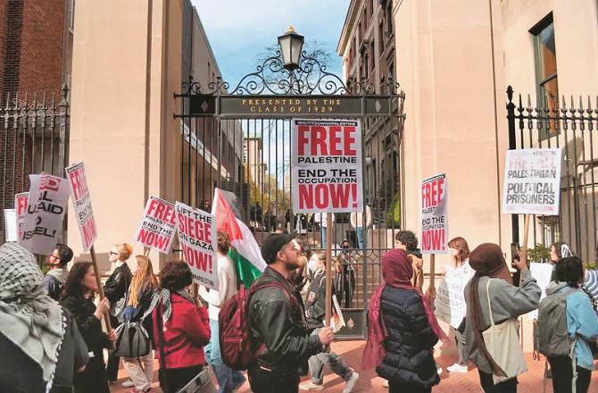 Students at Columbia University protesting for Palestine. Photo: INN