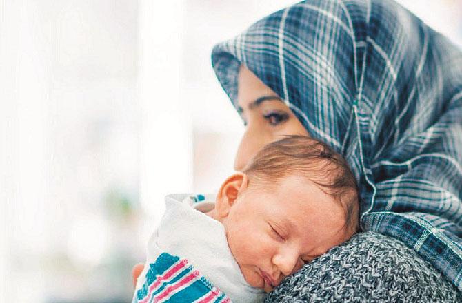 The labors of a mother are also mentioned in the Quran. Photo: INN