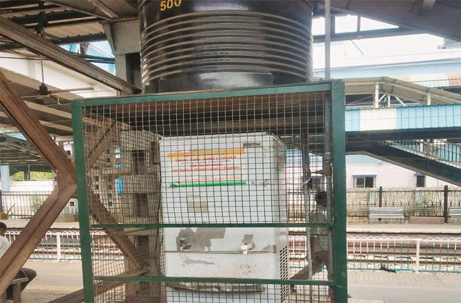 A water cooler placed at a railway station.  Photo: INN