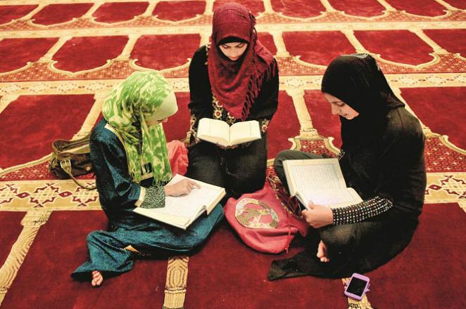 There is no limitation of gender or age for the recitation of the Holy Qur`an and reflection on it. One should read and understand the Holy Qur`an whenever and however the opportunity arises. Photo: INN