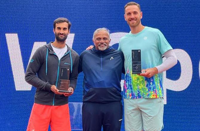 Yuki Bhambri and his colleague. Photo:INN