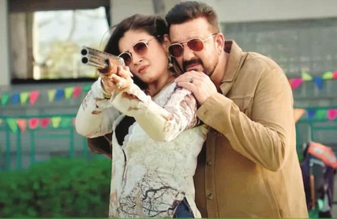 Sanjay Dutt and Raveena Tandon can be seen in a scene from the movie `Ghadachdi`. Photo: INN