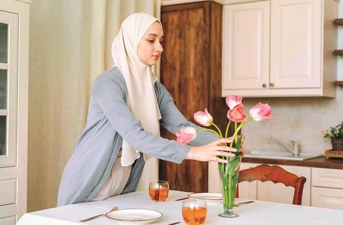 Women can manage their home well with their decency and skill at a low cost. Photo: INN