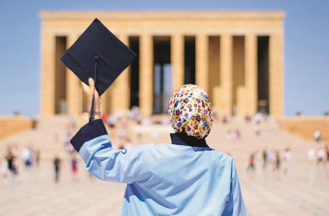 The evils in the society can be removed through education. Photo: INN.