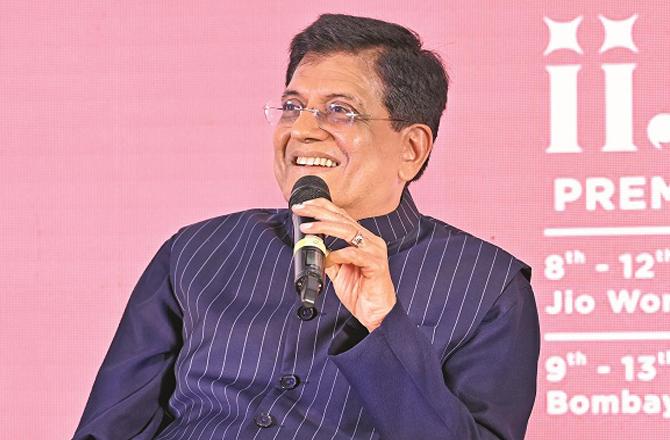 Piyush Goyal speaking at the Mumbai India International Jewelery Show. Photo: INN.