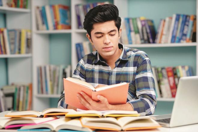 Studying continuously makes you feel tired, so make a schedule in such a way that you can take a break of 5 to 10 minutes after studying for at least 30 minutes. However, keep in mind that the interval should be at most 30 minutes. Photo: INN