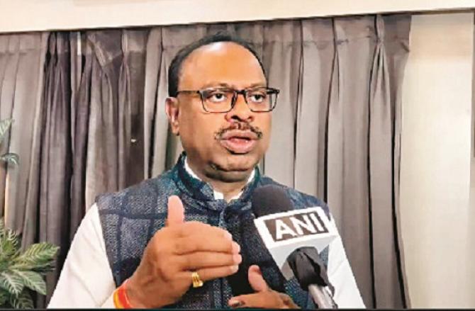 Chandrasekhar Bawankole talking to the media. Photo: INN