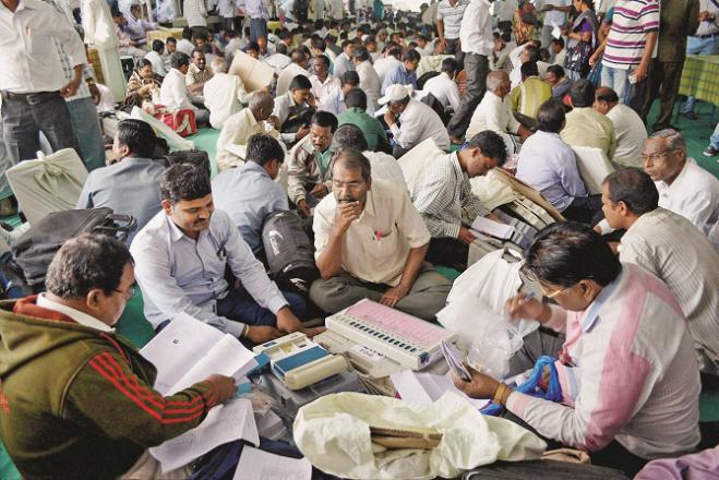 Questions about EVMs have been raised for years, but the Election Commission is not willing to listen to anything. Photo: INN