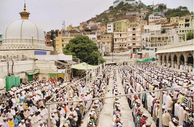 Khwaja Gharib Nawaz`s abode, in this picture taken from a distance, the neighboring township can also be seen. Photo: INN.