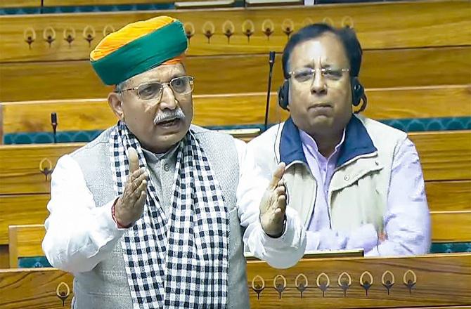 Law Minister Arjun Ram Meghwal speaking in Parliament. Photo: INN.