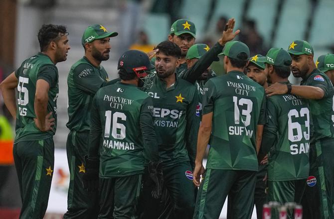 Pakistan Cricket Team. photo:PTI