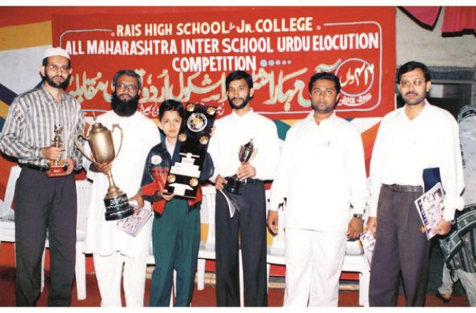 A memorable photo from the 44th Annual Speech Contest held in 2001. Photo: INN