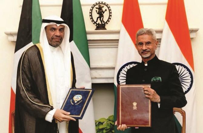 S Jayshankar and Abdullah Ali Al Yahya. Photo: INN