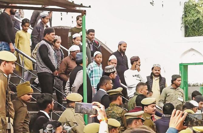An extraordinary arrangement of police was made on the occasion of Namaz gathering in the Shahi Jama Masjid of Sambhal.  Photo: PTI