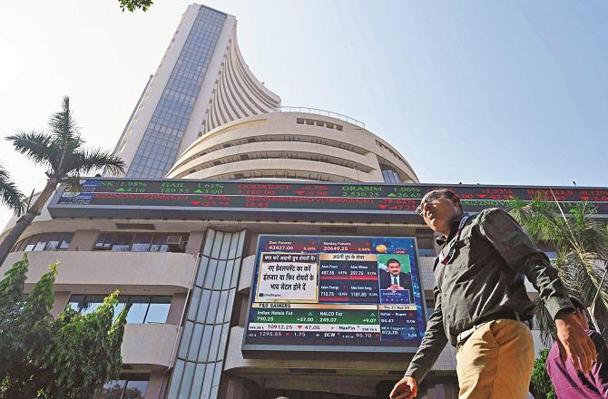 The stock market continued to decline last week. Photo: INN.