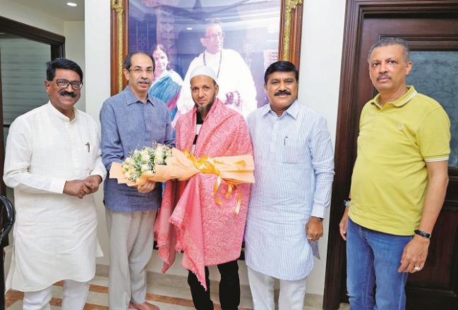 Muhammad Arif Bamane with Uddhav Thackeray. Photo: INN