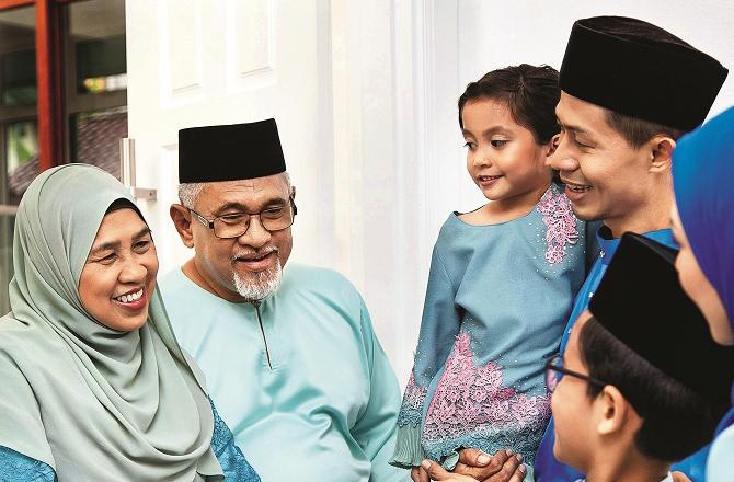 Allah Ta`ala has determined the shares of the heirs himself, He has not suspended it on the will of the inheritor, nor has He given him any authority to deprive anyone. Photo: INN.