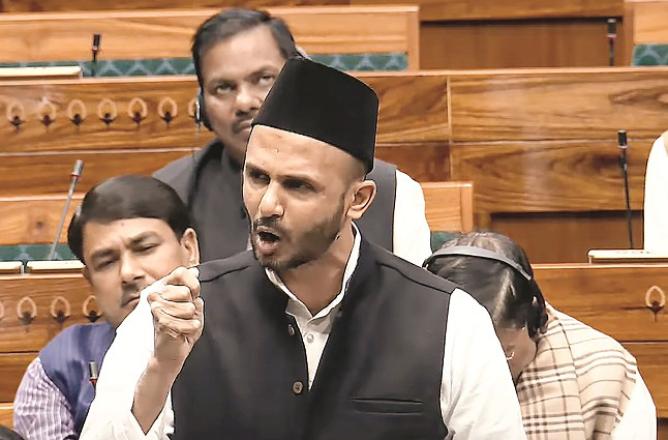 During the debate on the Constitution in the Lok Sabha, Zia-ur-Rehman discussed the topic of Barak Sambhal. Photo: INN