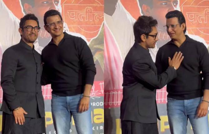 Aamir Khan And Sharman Joshi. Photo: INN