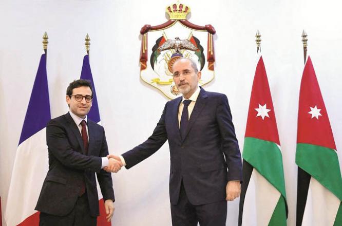Jordanian Foreign Minister Ayman al-Safadi with his French counterpart Stephane Sagern. Photo: INN