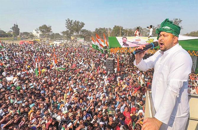 Bihar opposition leader Tejashwi Yadav addressing the public in Muzaffarpur (Photo: PTI)