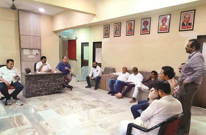 The participants of the meeting held after the Dharavi survey was reported. Image: Revolution