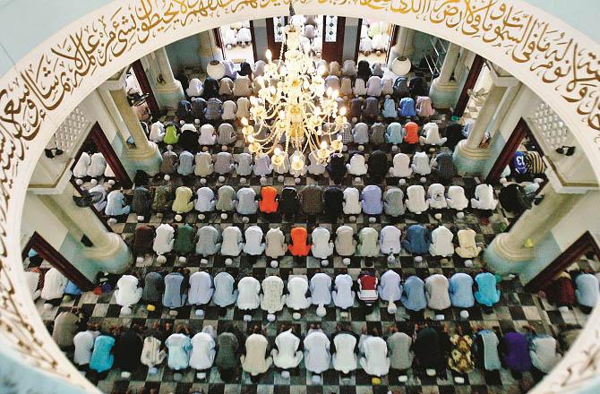 Photo: INNIt is known from the hadiths that the deeds of the servants are presented to Allah in three times. Photo: INN
