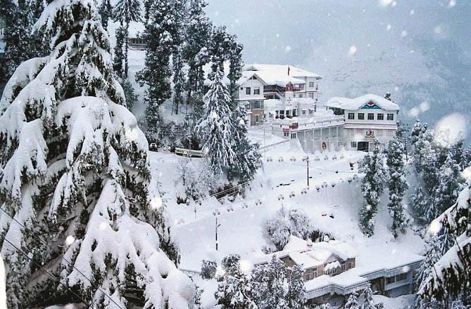 Shimla area can be seen covered in snow. Photo: INN