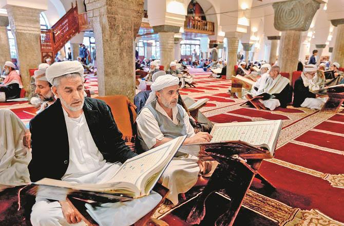 Each and every verse of the Holy Qur`an shows the path of success to man and guides him on how to lead a successful life. Photo: INN