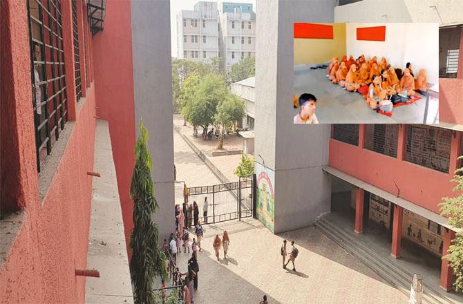 In the school located at Maloney Gate No. 7, female students can be seen studying while sitting on the floor. Photo: INN