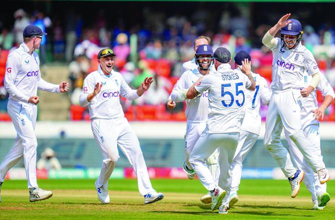 England Winning Team. Photo:PTI