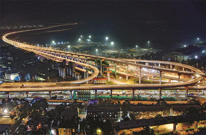 Mumbai Trans Harbor Link starting from Shivri. Photo: INN