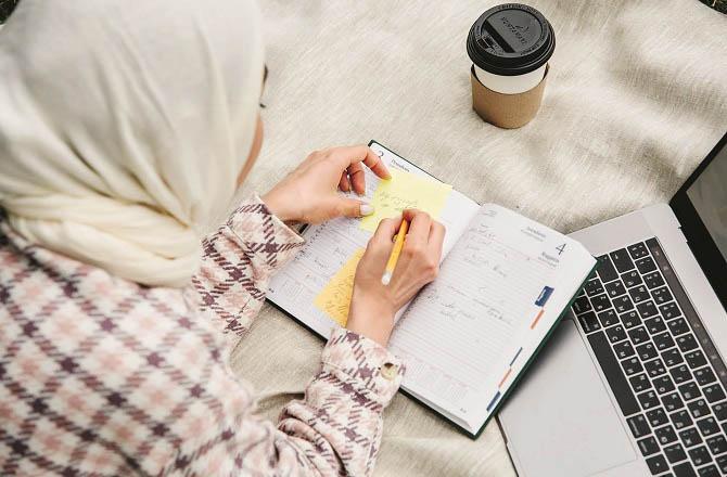List your tasks and prioritize the important ones. Photo: INN