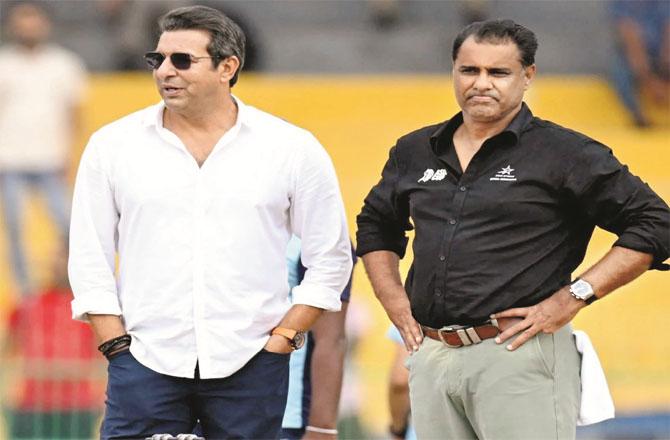 Former Pakistan player Wasim Akram and Waqar Younis (file photo)