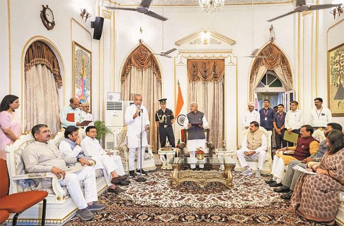 Chief Minister Mohan Yadav is also present at the swearing-in ceremony of Ram Niwas Rawat. Photo: INN
