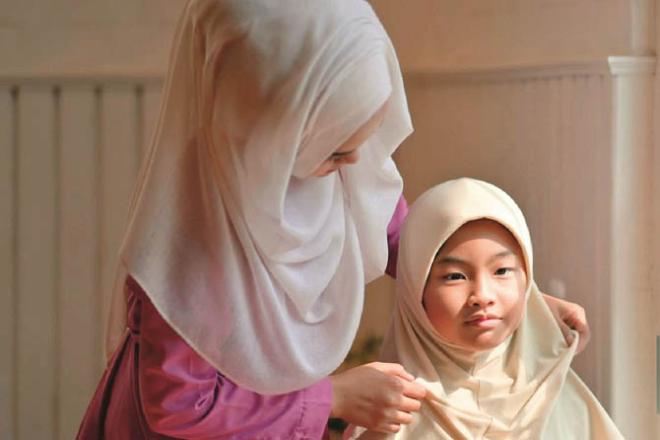 In the matter of maintenance, Shariat has given priority to the daughter over the son. Photo: INN
