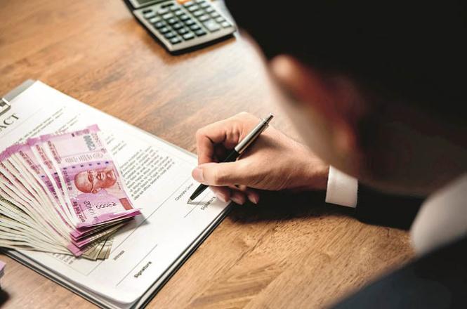 It is imperative that the loan, whether small or large, be documented and witnessed. Photo: INN