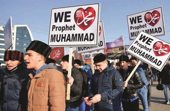 The Holy Prophet (PBUH) was beloved in Arabia even before the Prophethood, and after the Prophethood, he remained beloved and every Muslim`s heart will be illuminated by the love of the Prophet (PBUH). Photo: INN