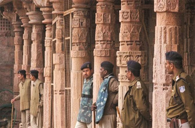The Department of Archeology took more than 3 months to survey the Kamal Moola Masjid. Photo: INN