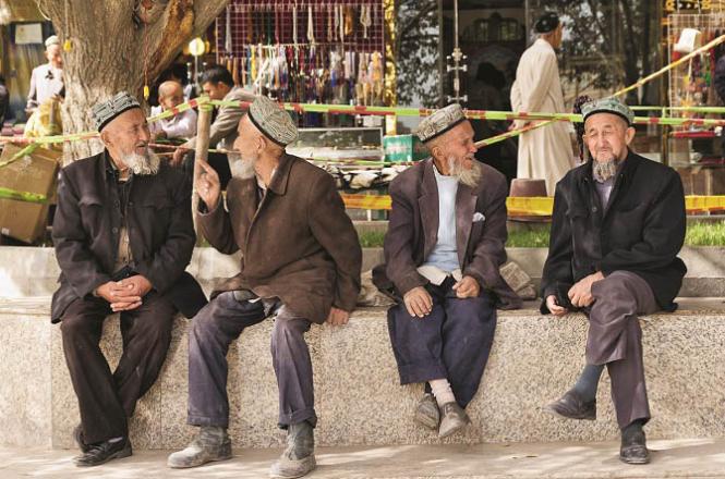 Compassion, love and sociability should be learned from our elders. Photo: INN