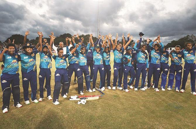 Sri Lankan winning team. Photo: PTI.