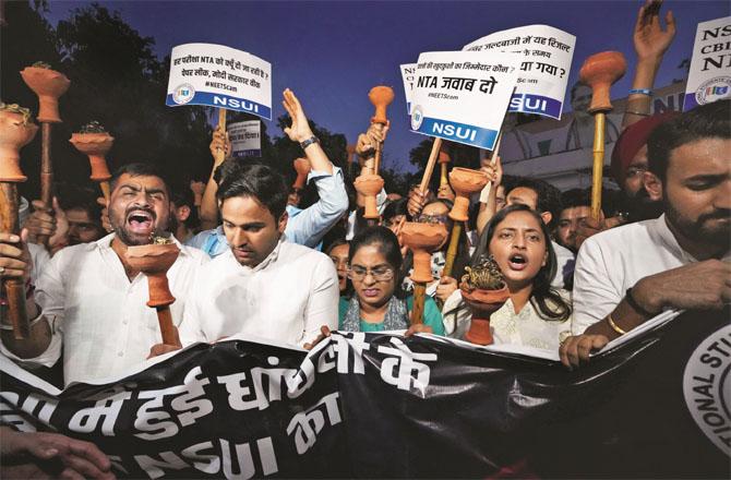 Scene of NSUI protest in Delhi against paper leak and results tampering in NET exam