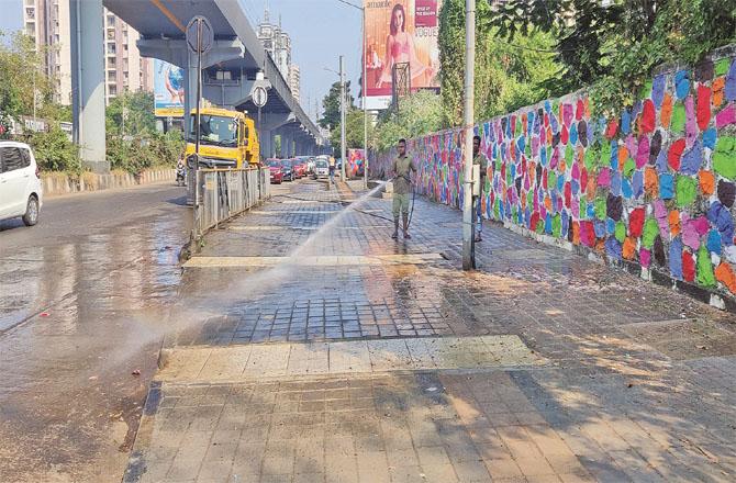 The High Court says that the footpaths and roads should be cleaned daily for everyone. Photo: INN