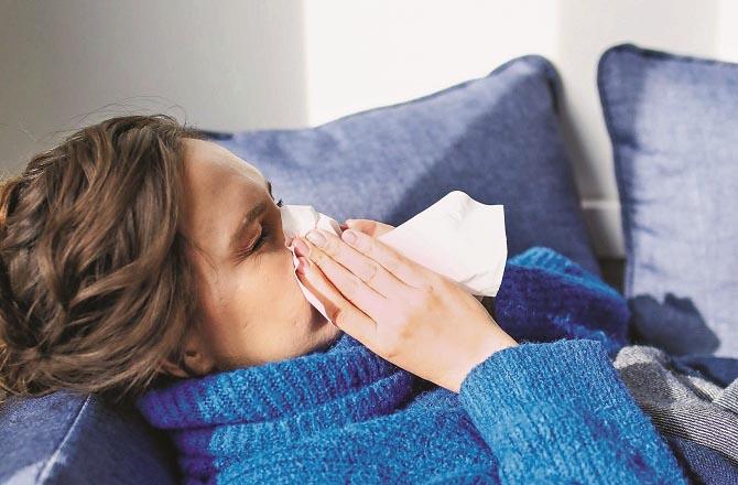 According to experts, it is important to drink plenty of water during a cold. Photo: INN