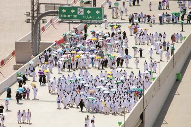 Pilgrims on their way from Makkah to Mina. This photo was posted by an X account named `Harameen`. Photo: INN